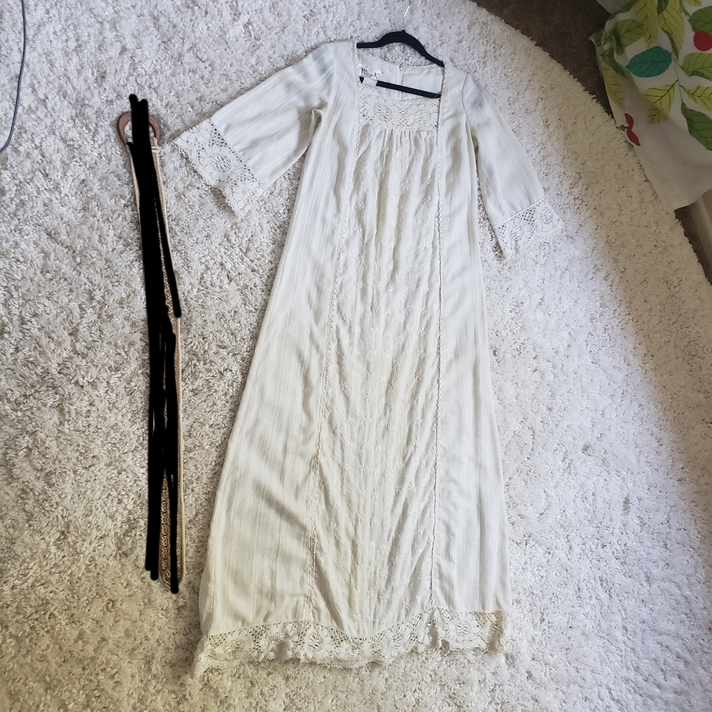 1960s 1970s Vintage White Lace Maxi Dress - Picture 3 of 14